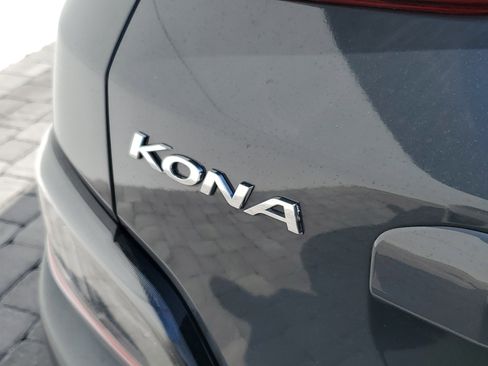 Used 2023 Hyundai Kona Limited FWD image 7