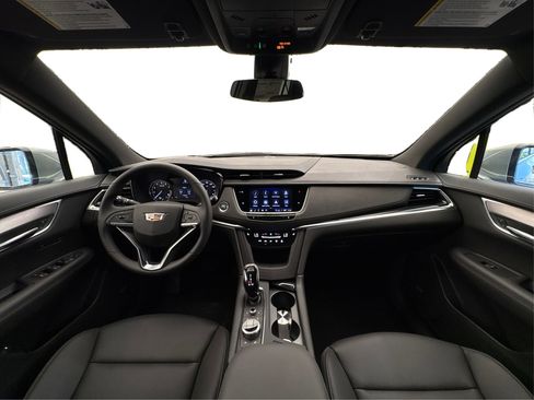 New 2025 Cadillac XT6 Luxury image 23