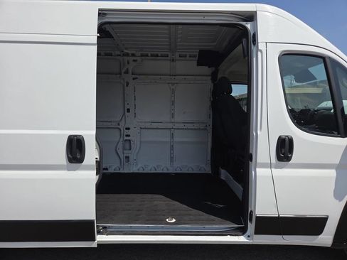 Used 2023 RAM ProMaster 3500 w/ Driver Convenience Group FWD image 17