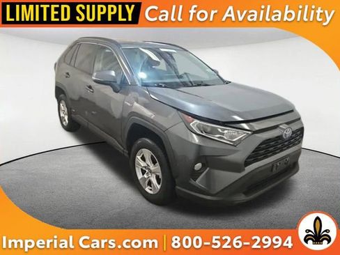 Used 2021 Toyota RAV4 XLE w/ Convenience Package image 1