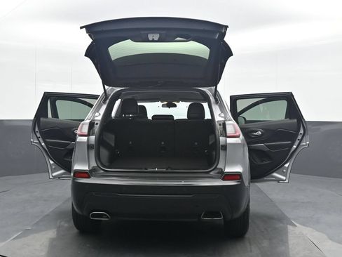 Used 2019 Jeep Cherokee Latitude Plus AWD/4WD image 35