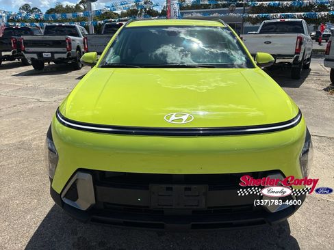Used 2024 Hyundai Kona SEL AWD/4WD image 3