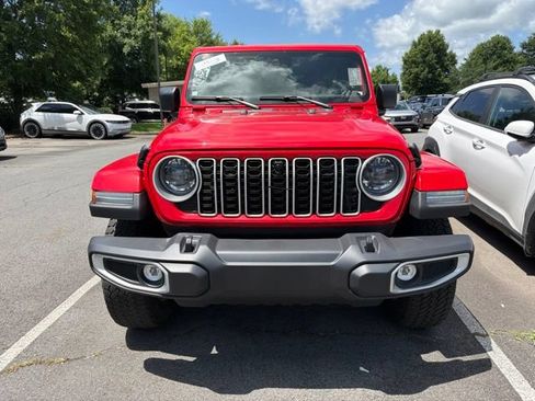 Used 2024 Jeep Wrangler Unlimited Sahara w/ Technology Group AWD/4WD image 3