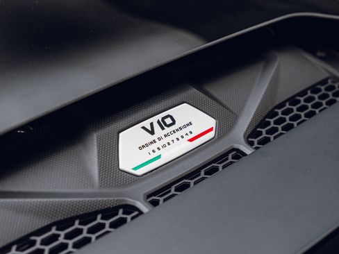 Used 2021 Lamborghini Huracan EVO RWD image 30