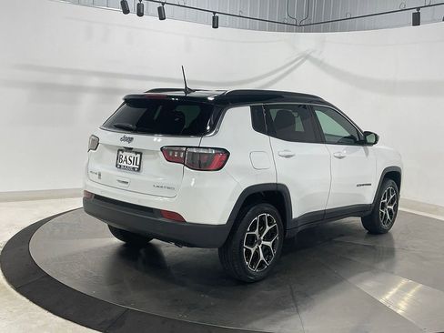 Used 2026 Jeep Compass Limited AWD/4WD image 11