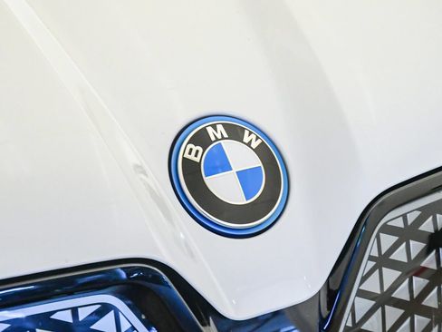 Used 2024 BMW iX xDrive50 AWD/4WD image 8