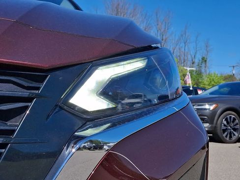 Used 2024 Nissan Altima 2.5 SV FWD image 10