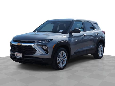 Used 2025 Chevrolet TrailBlazer LS w/ LS Convenience Package FWD image 1