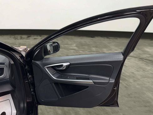 Used 2013 Volvo S60 T5 FWD image 21