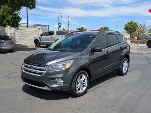 Used 2018 Ford Escape SE FWD image 10
