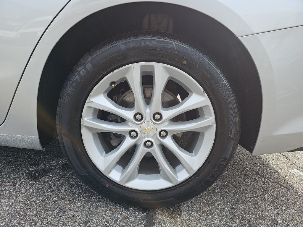 Used 2018 Chevrolet Malibu LT FWD image 31