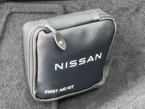 Used 2025 Nissan Rogue SL w/ Tech Package AWD/4WD image 10