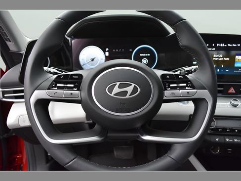 New 2026 Hyundai Elantra Limited FWD image 18