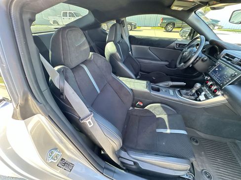 Used 2022 Toyota GR86 Premium w/ ALL Weather Mat Package (TMS) RWD image 22