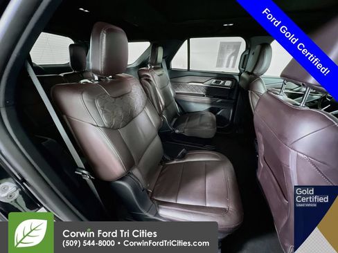 Used 2025 Ford Explorer Platinum w/ LUX Leather Package AWD/4WD image 18