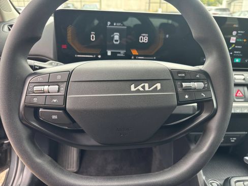 Used 2025 Kia K4 FWD image 27