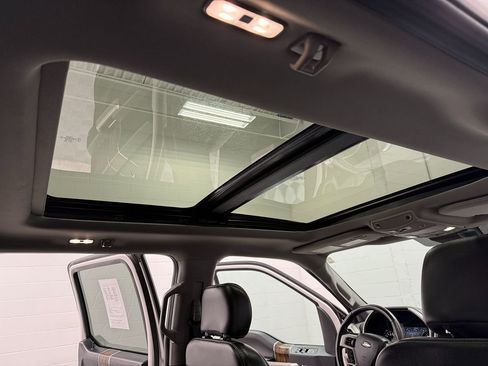 Used 2019 Ford F150 Lariat image 26