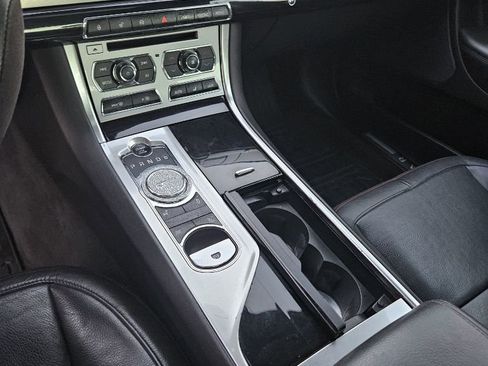 Used 2015 Jaguar XF Sport image 4