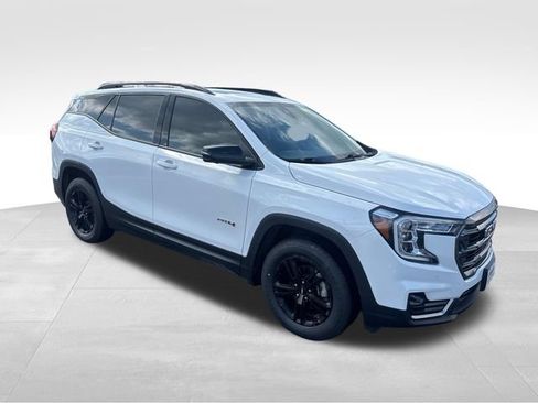 Used 2023 GMC Terrain AT4 w/ Tech Package AWD/4WD image 9