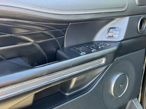 Used 2019 Ford Expedition Max Platinum image 15