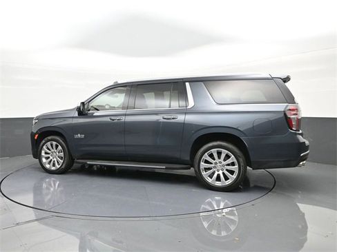 Used 2021 Chevrolet Suburban Premier w/ Premium Package image 5