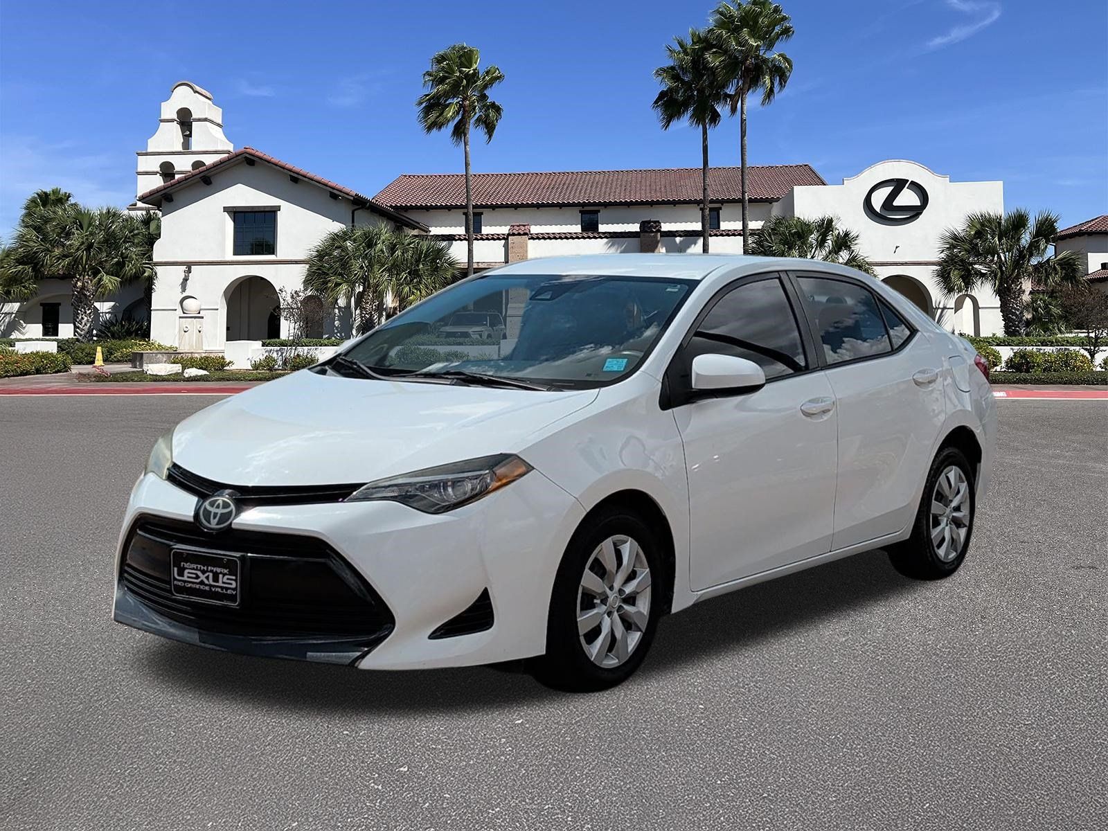 Used 2017 Toyota Corolla LE FWD image 5