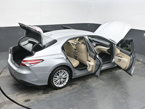 Used 2019 Toyota Camry XLE image 42
