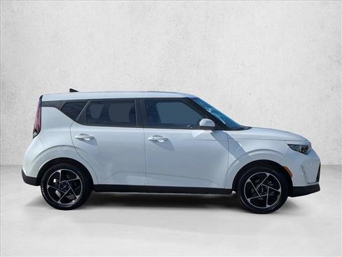 Used 2025 Kia Soul EX image 9