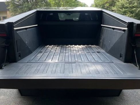 Used 2024 Tesla Cybertruck AWD Crew Cab image 17