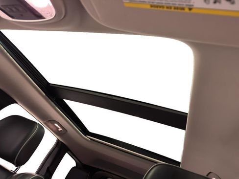 Used 2012 Jeep Grand Cherokee Overland image 16