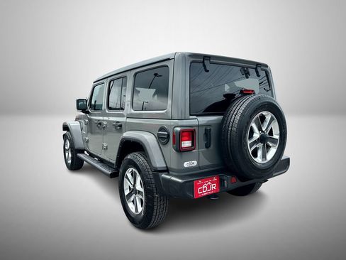 Used 2022 Jeep Wrangler Unlimited Sahara AWD/4WD image 3
