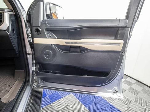 Used 2024 Ford Expedition Max XLT RWD image 16