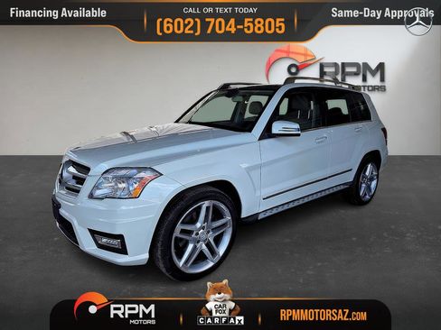Used 2011 Mercedes-Benz GLK 350 4MATIC image 3