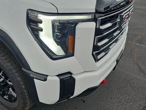 Used 2025 GMC Sierra 2500 AT4 AWD/4WD image 33