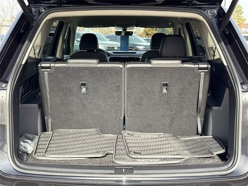 Certified 2023 Volkswagen Atlas SE image 5