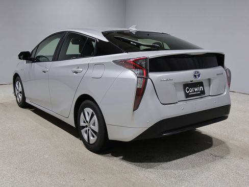 Used 2018 Toyota Prius Two w/ Prius Two Safety Plus Package image 6