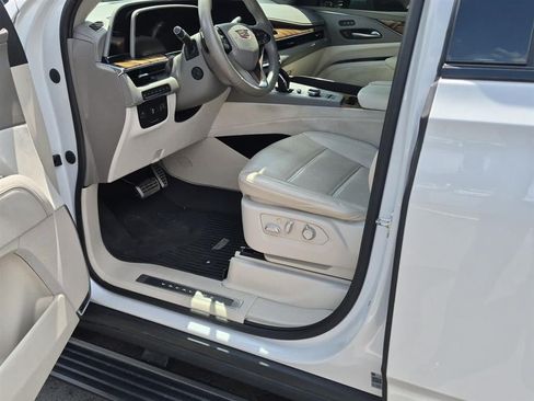 Used 2023 Cadillac Escalade ESV Sport Platinum w/ LPO, ONYX Package AWD/4WD image 33