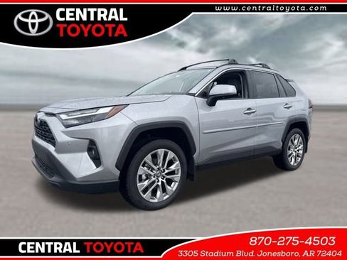 Used 2025 Toyota RAV4 XLE Premium image 1