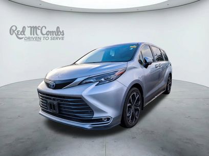 Used 2025 Toyota Sienna Platinum