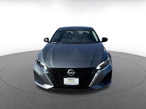 Used 2025 Nissan Altima 2.5 SV image 4