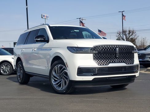New 2026 Lincoln Navigator Reserve image 1
