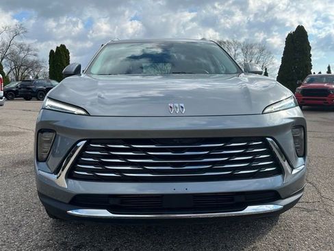 Used 2024 Buick Envision Preferred image 8