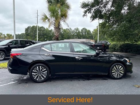 Used 2024 Nissan Altima 2.5 SV FWD image 3