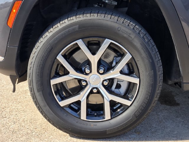 Certified 2024 Jeep Grand Cherokee L Limited w/ Trailer Tow Package AWD/4WD image 10