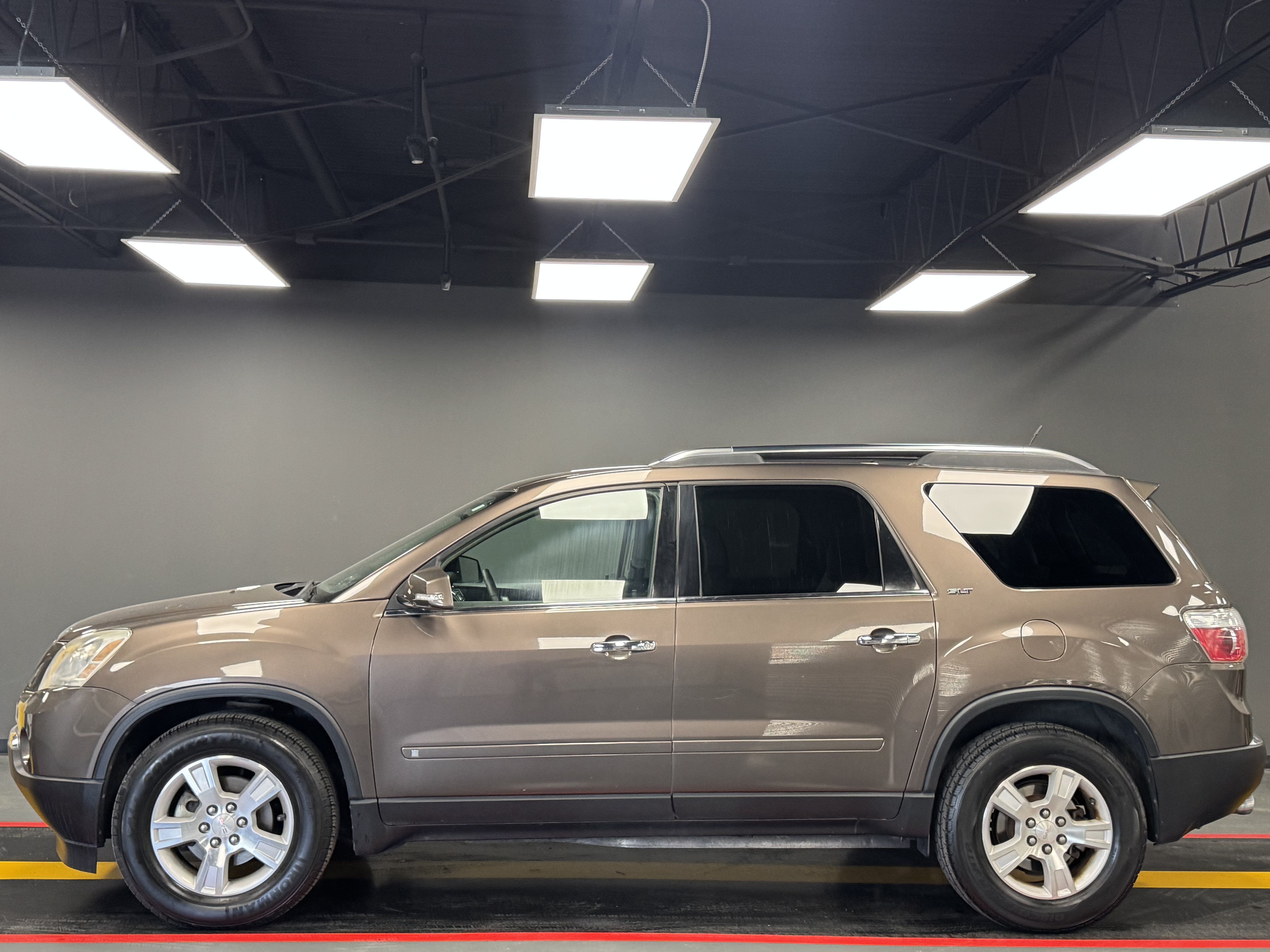 Used 2009 GMC Acadia SLT FWD image 3