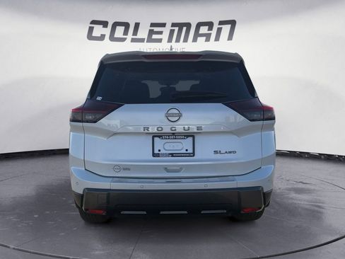 Used 2024 Nissan Rogue SL w/ SL Premium Package image 4