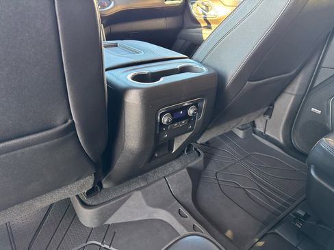 Certified 2022 Chevrolet Suburban RST image 29