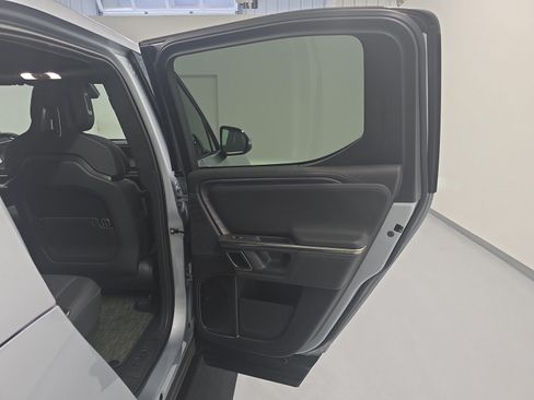 Used 2023 Rivian R1T Adventure AWD/4WD image 19