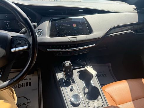 Used 2021 Cadillac XT4 Premium Luxury FWD image 18