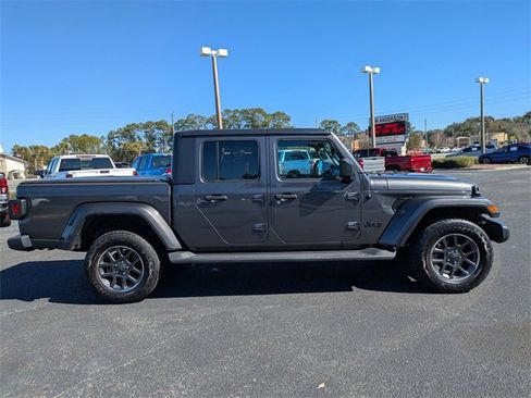 Used 2020 Jeep Gladiator Sport image 3
